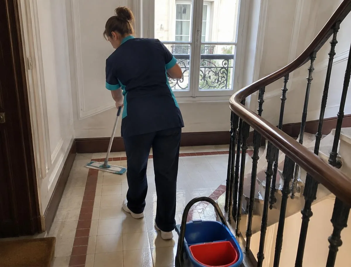 Entretien professionnel d’une cage d’escalier d’immeuble